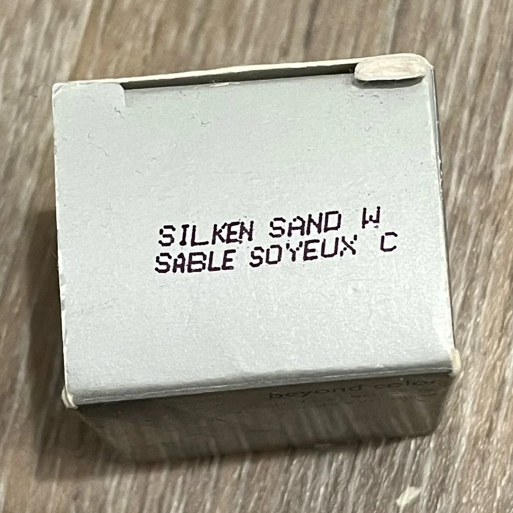 Vintage Avon Beyond Color Eye Mousse Silken Sand NIB